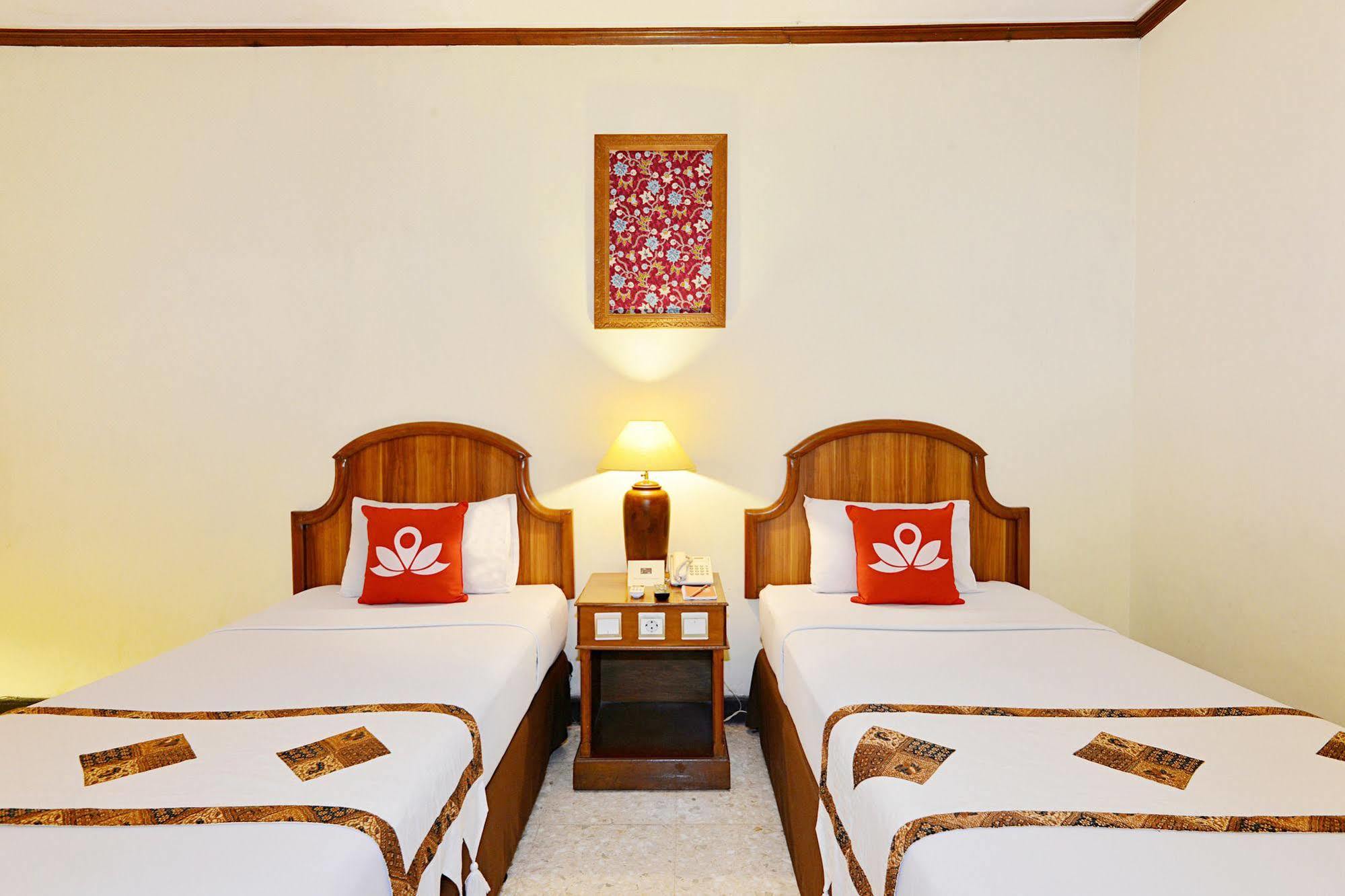 Zen Rooms Jogja Cendrawasih Pakualaman Exterior foto